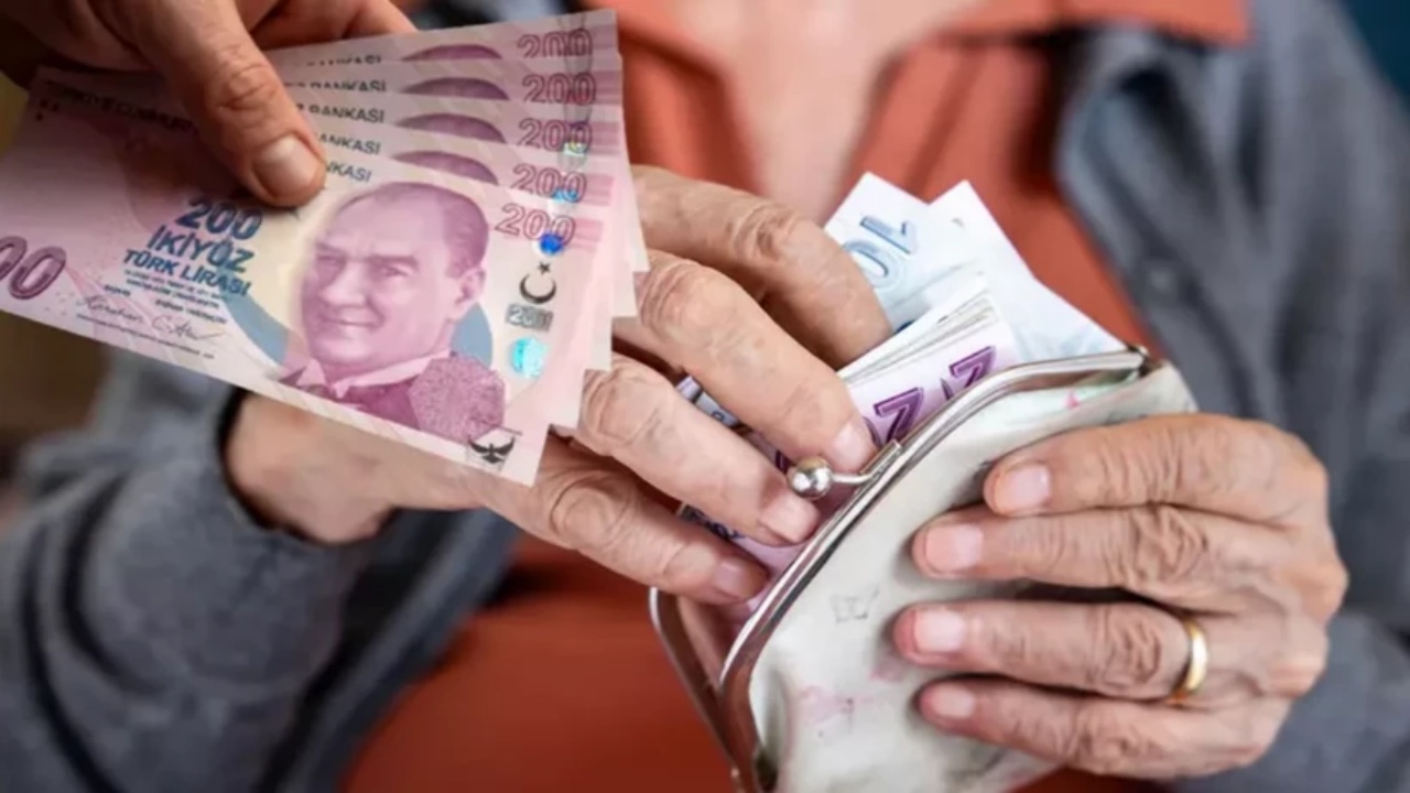 4.000 TL Hesaplara Yatıyor mu? Emekli İkramiyesinde İki Farklı Tarih Senaryosu