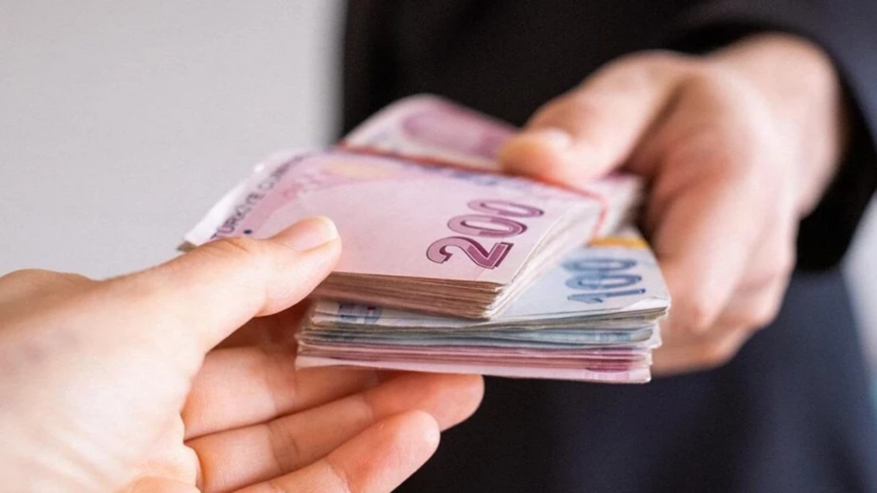 Emekliyi İhya Edecek Paket: Maaşını Getirene 40 Bin TL Faizsiz Nakit Kapısı Açıldı!